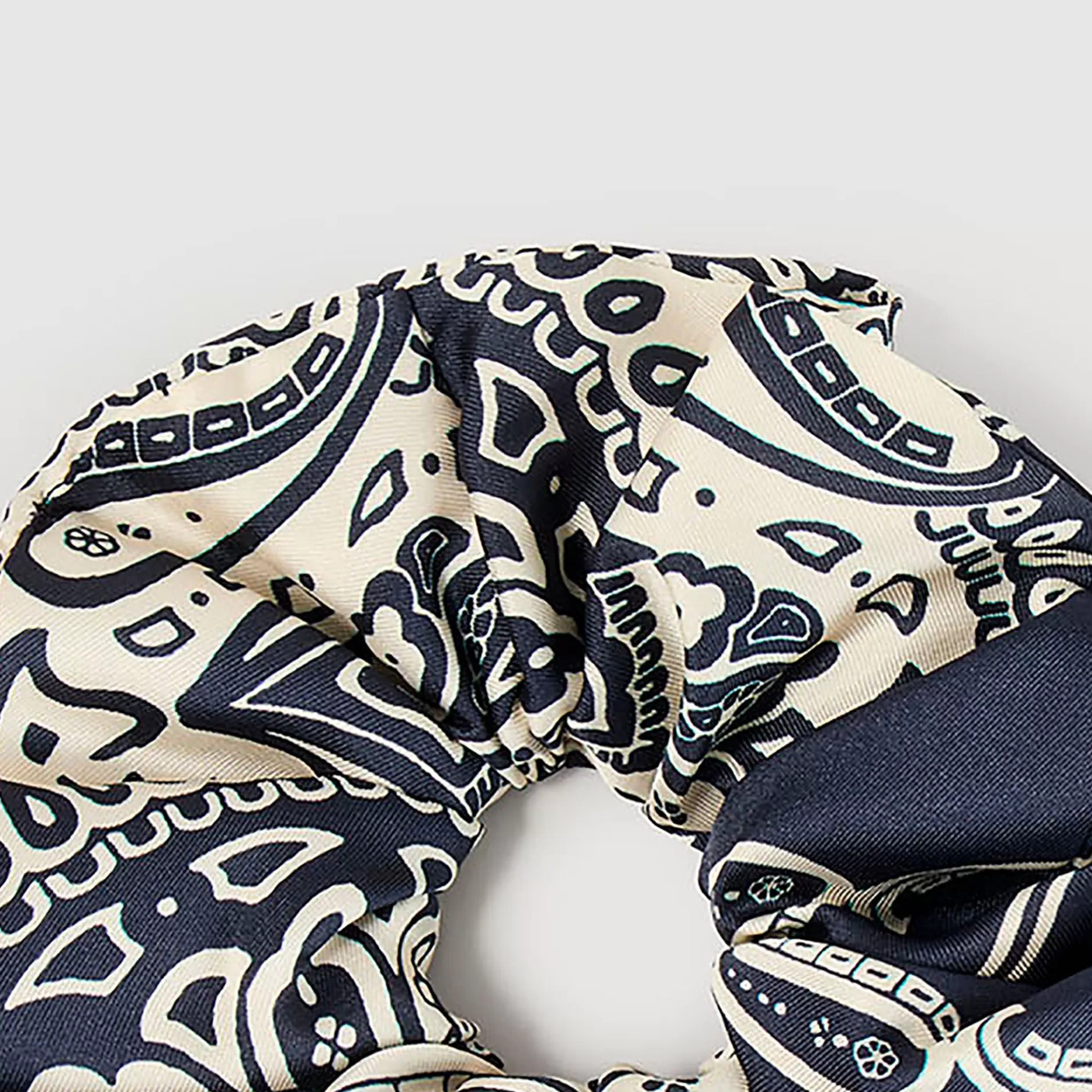 Shop Sandro Chouchou Imprimé Bandana Marine / Beige