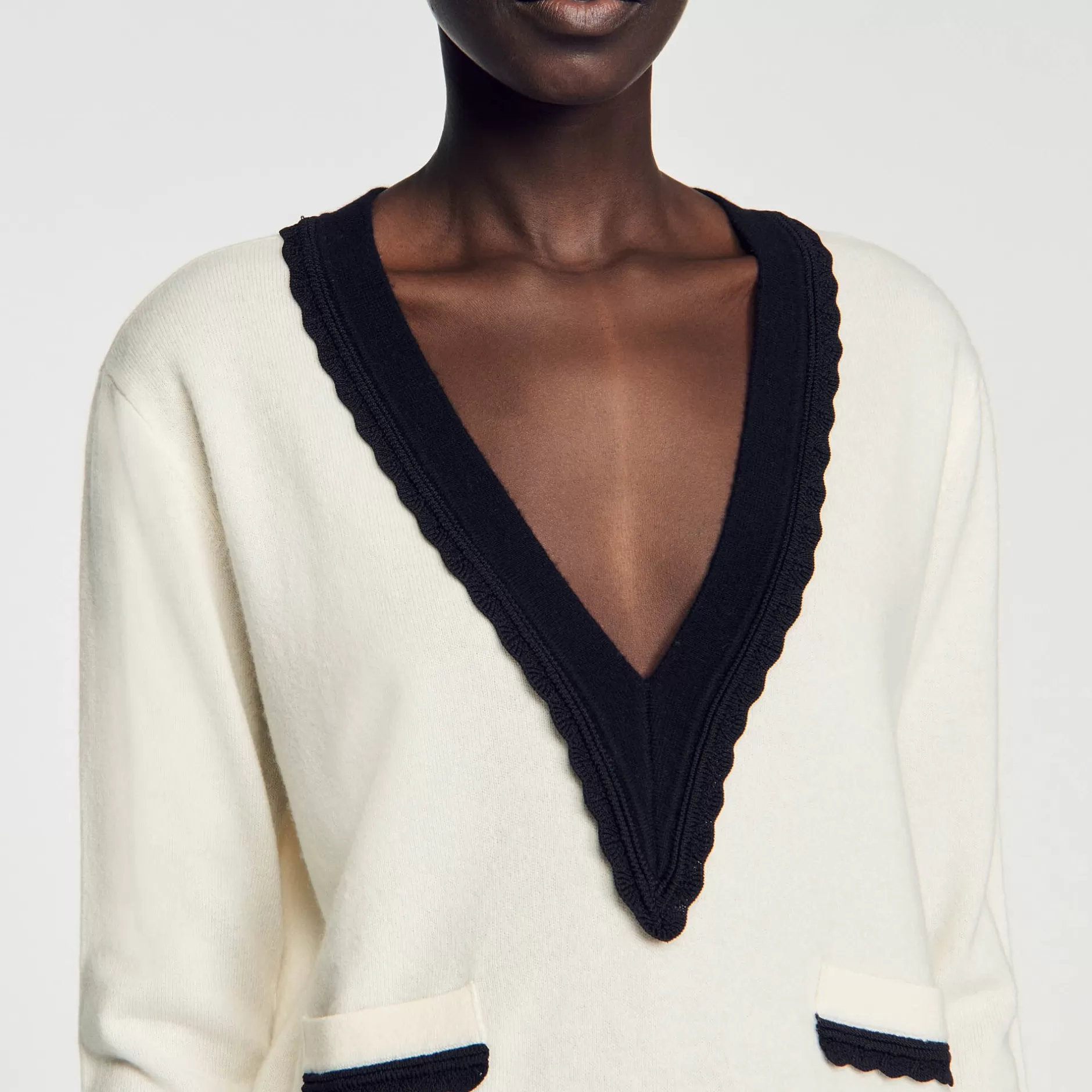 Cheap Sandro Pull Col V Bicolore En Laine Ecru
