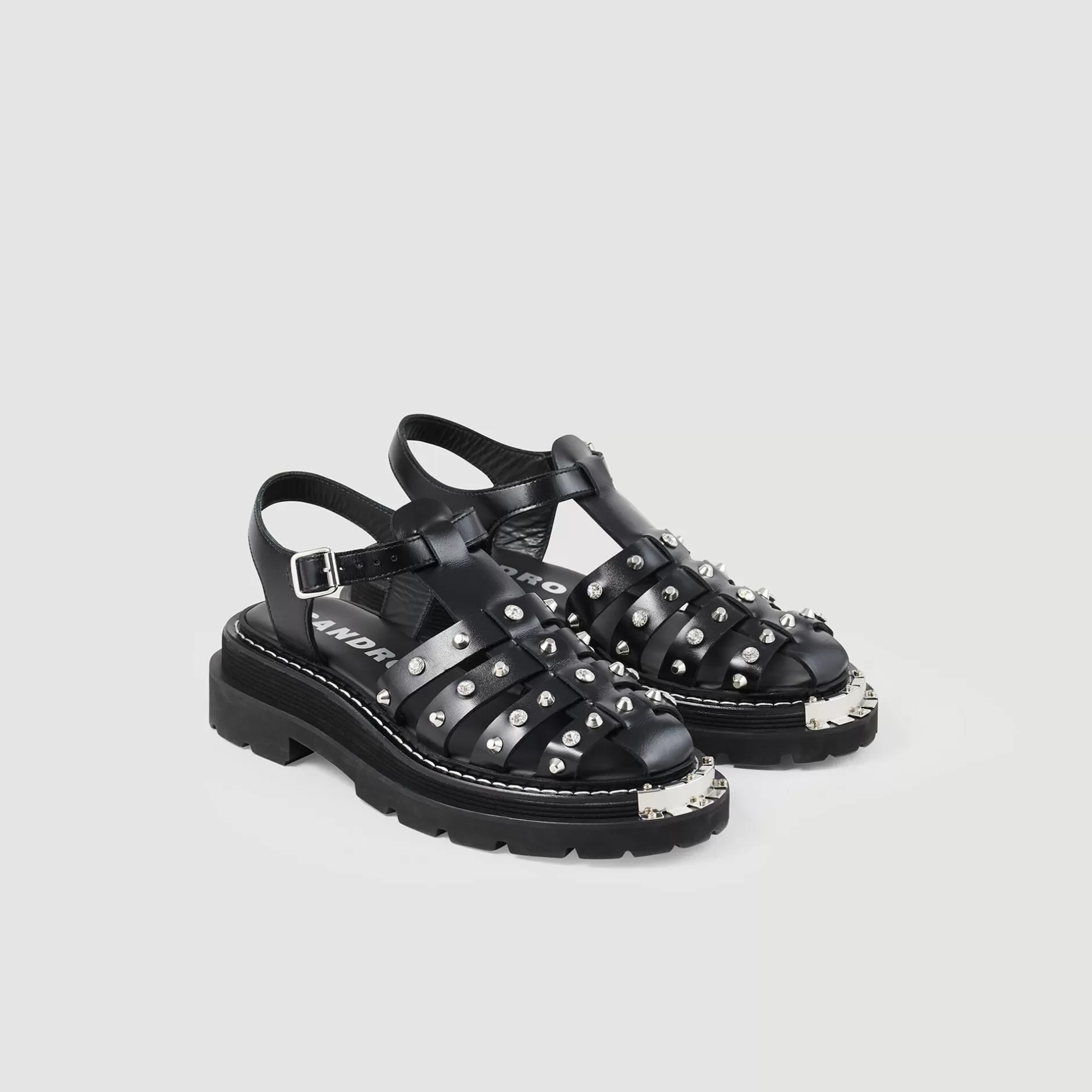 Discount Sandro Sandales Olys Cloutées En Cuir Noir